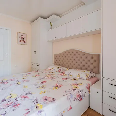 Foodie 2br близо до центъра 公寓