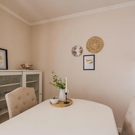 Foodie 2br близо до центъра Apartamento Varna