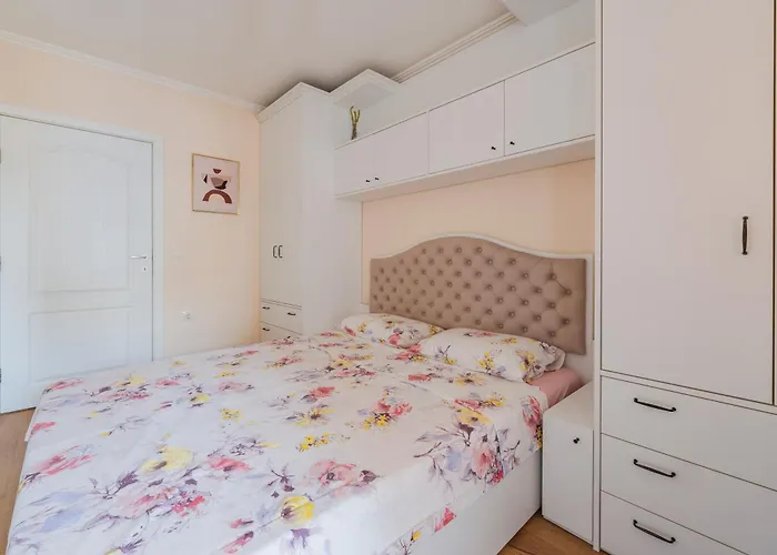 Foodie 2br близо до центъра 公寓