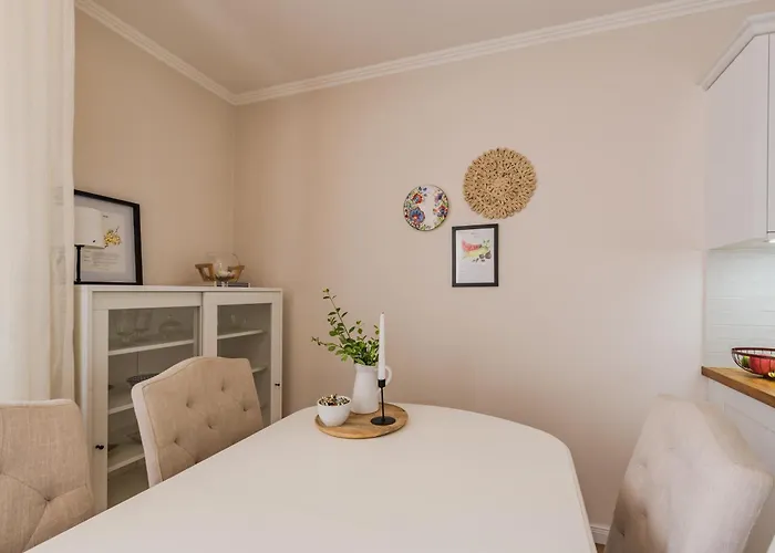Foodie 2br близо до центъра Apartment Warna